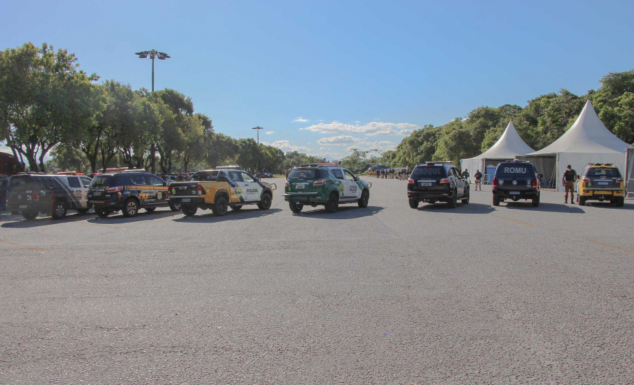 Uma força-tarefa das forças de segurança públicas atuantes no Litoral do Estado foi montada para deflagrar a Operação Carga Segura a partir desta sexta-feira (17). A ação é um esforço para combater as vazadas (furto de carga), além de roubos, furtos e outros crimes. O lançamento das atividades foi no Pátio de Triagem do Porto de Paranaguá. Foto:SESP