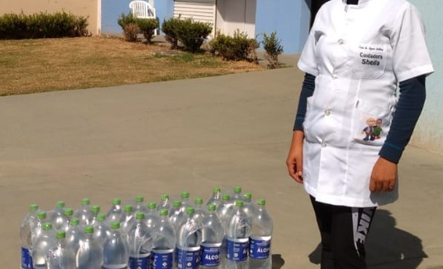 Governo entrega mais 1 mil litros de álcool para instituições. Foto: SEJUF