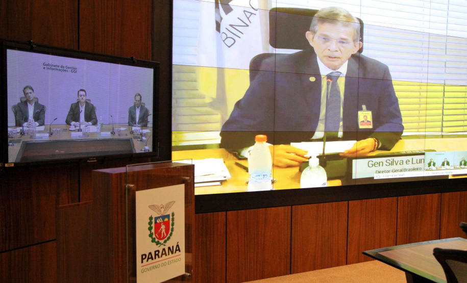 O governador Carlos Massa Ratinho Junior assinou um protocolo de intenções do Governo do Estado com a Companhia de Saneamento do Paraná (Sanepar), a Itaipu Binacional e o Parque Tecnológico Itaipu (PTI) para ampliar a qualidade ambiental nas bacias da região lindeira e a vida útil do Lago de Itaipu. O documento também estabelece o compartilhamento de dados e tecnologia para segurança de barragens e tratamento de efluentes e esgoto.Foto: Ari Dias/AEN