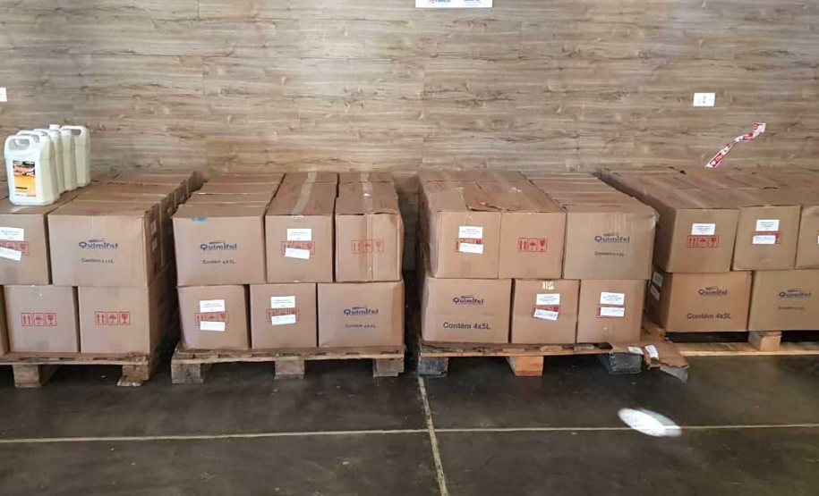 Rede de voluntários do Governo do Paraná recebe de empresas doações de álcool glicerinado e produtos de limpeza. Foto: SEJUF