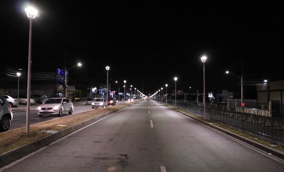 A Coordenação da Região Metropolitana de Curitiba (Comec), entregou nesta semana a instalação do novo sistema de iluminação da Av. das Américas, em São José dos Pinhais. Foto: COMEC