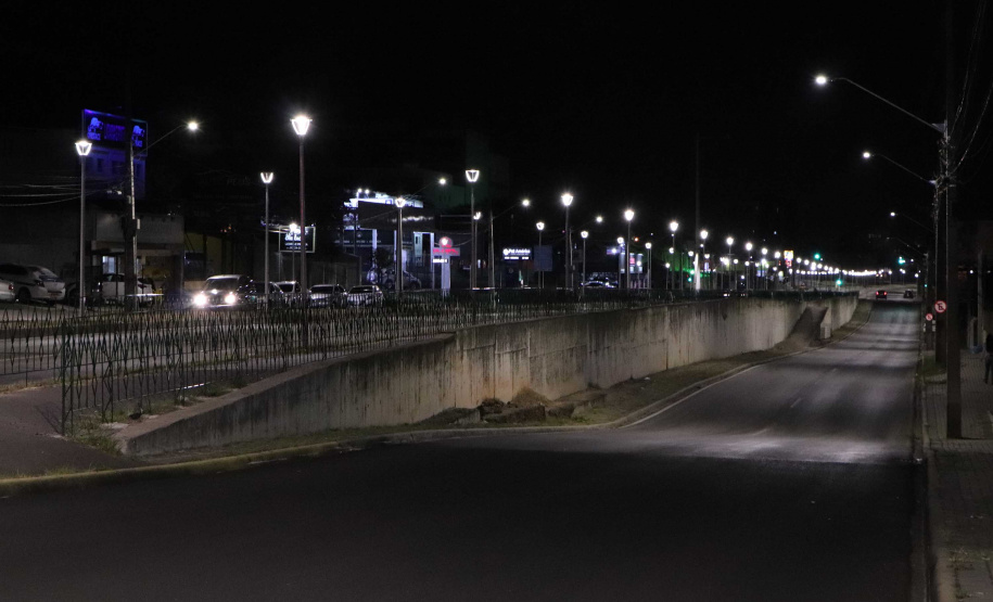 A Coordenação da Região Metropolitana de Curitiba (Comec), entregou nesta semana a instalação do novo sistema de iluminação da Av. das Américas, em São José dos Pinhais. Foto: COMEC