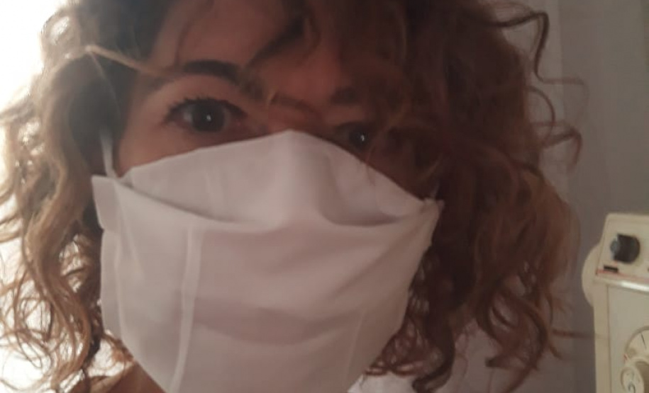 Voluntários da Copel fazem máscaras de proteção. Foto: Copel