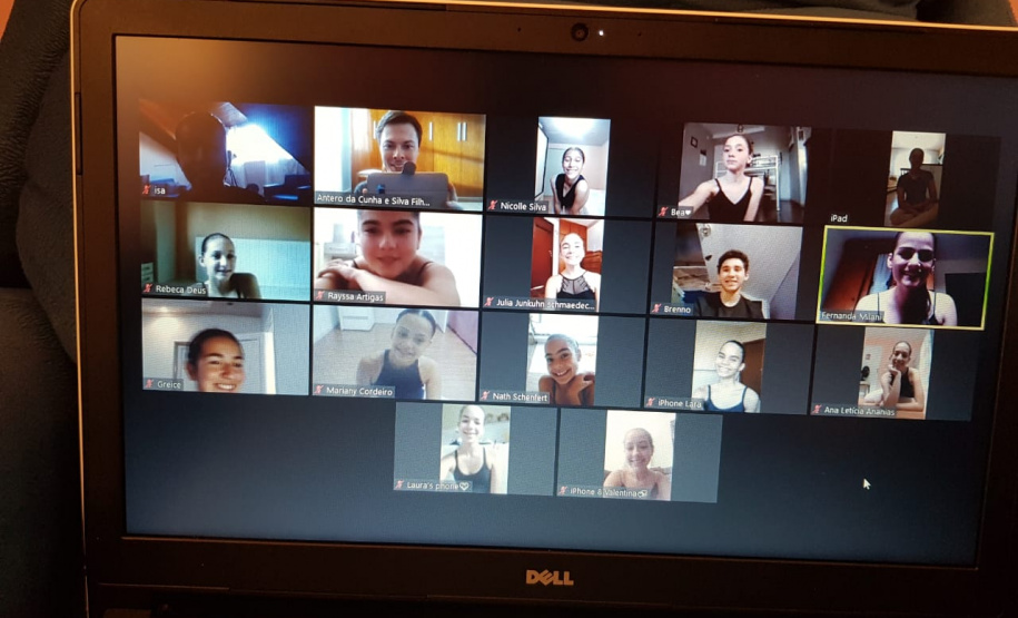 Escola de Dança Teatro Guaíra oferta aulas de balé on-line para alunos da instituição. Foto:CCTG