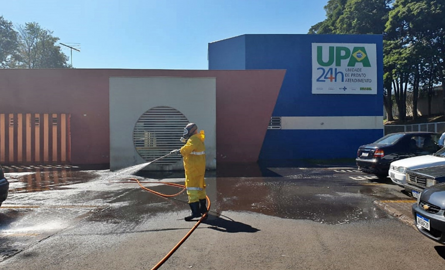 Sanepar repete desinfecção do entorno de hospitais de Londrina nesta sexta (24). Foto: Sanepar