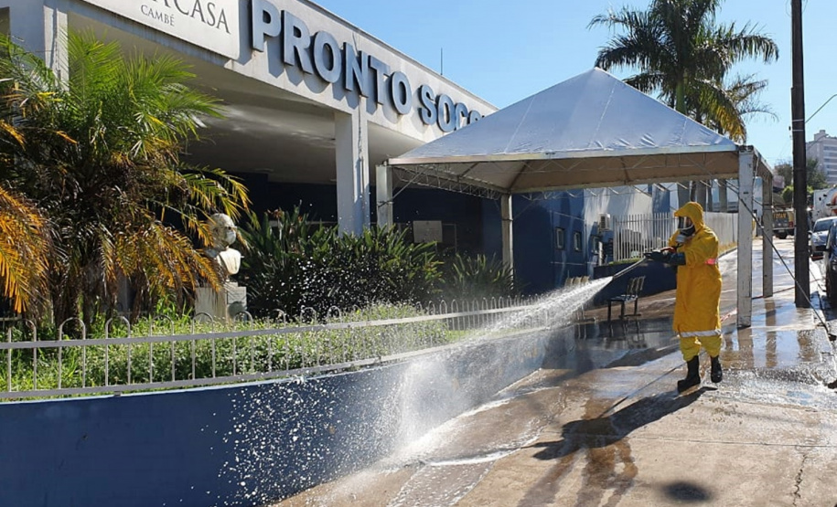 Sanepar repete desinfecção do entorno de hospitais de Londrina nesta sexta (24). Foto: Sanepar