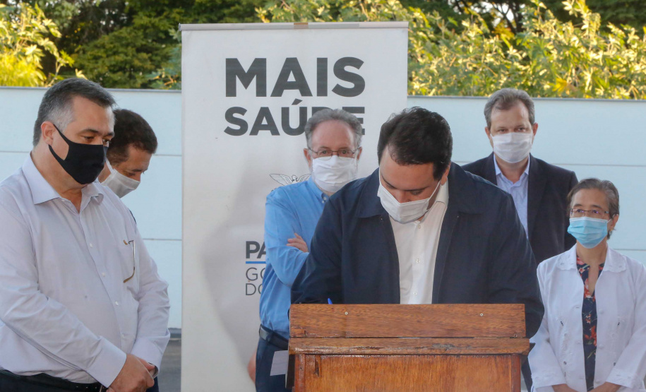 23/04/2020 Governador Carlos Massa Ratinho Junior, entrega leitos do Hospital Universitario de Londrina.Foto Gilson Abreu