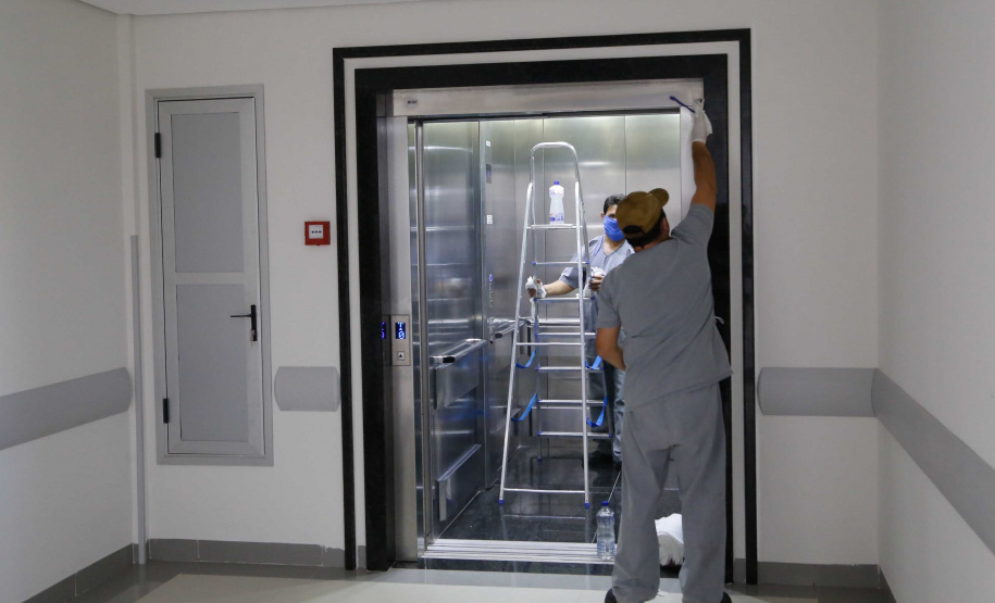 23/04/2020 Governador Carlos Massa Ratinho Junior, entrega leitos do Hospital Universitario de Londrina.Foto Gilson Abreu