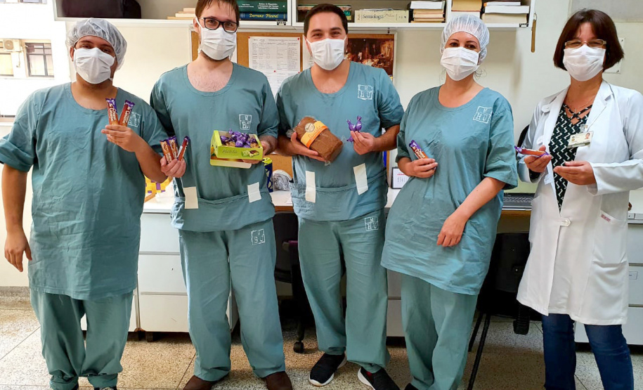 Profissionais de saúde salvam vidas na linha de frente.   Foto: Fátima Hirth Ruiz/Arquivo pessoal