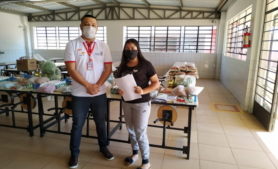 A Secretaria da Educação e do Esporte entregou também atividades e trabalhos para os estudantes que não possuem acesso às aulas EaD pela TV aberta e pelo aplicativo Aula Paraná. Foto:SEED