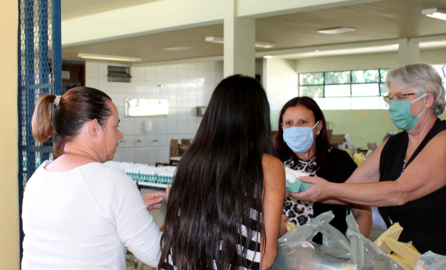 Escolas estaduais iniciam terceira entrega de kits merenda. Foto:SEED