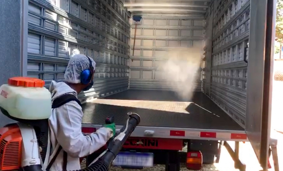 Muitos agricultores mudaram os hábitos de trabalho no campo devido à pandemia do coronavírus e passaram a adotar medidas adicionais de segurança. Um dos locais em que isso aconteceu é Centenário do Sul, no norte do Paraná, onde se estabeleceu uma parceria entre a Associação dos Pequenos Produtores de Centenário do Sul, a prefeitura e técnicos do Instituto de Desenvolvimento Rural do Paraná Iapar-Emater (IDR-Paraná).
Foto:SEAB