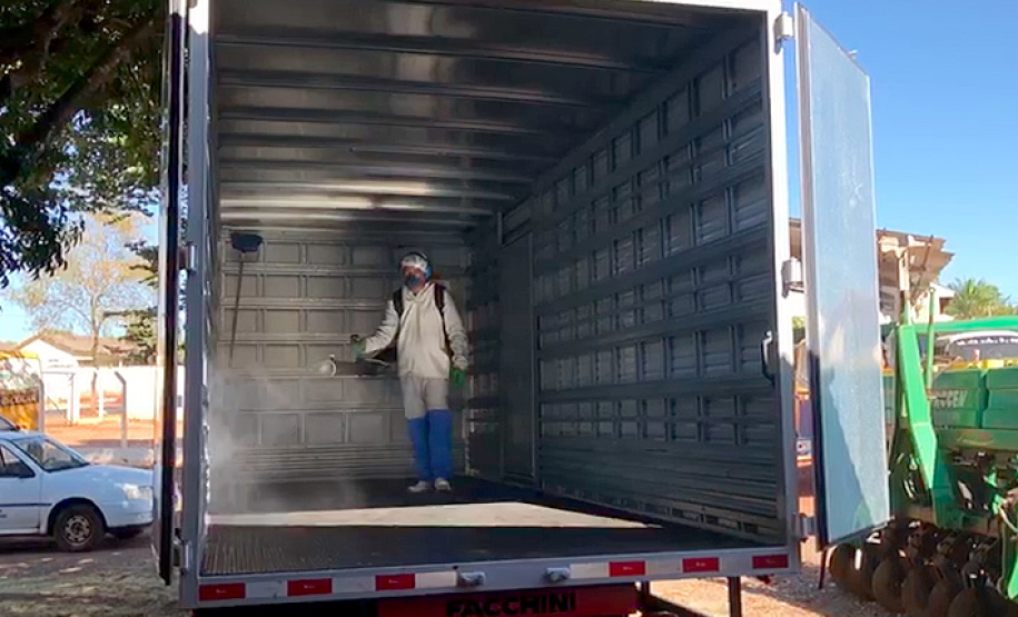 Muitos agricultores mudaram os hábitos de trabalho no campo devido à pandemia do coronavírus e passaram a adotar medidas adicionais de segurança. Um dos locais em que isso aconteceu é Centenário do Sul, no norte do Paraná, onde se estabeleceu uma parceria entre a Associação dos Pequenos Produtores de Centenário do Sul, a prefeitura e técnicos do Instituto de Desenvolvimento Rural do Paraná Iapar-Emater (IDR-Paraná).
Foto:SEAB