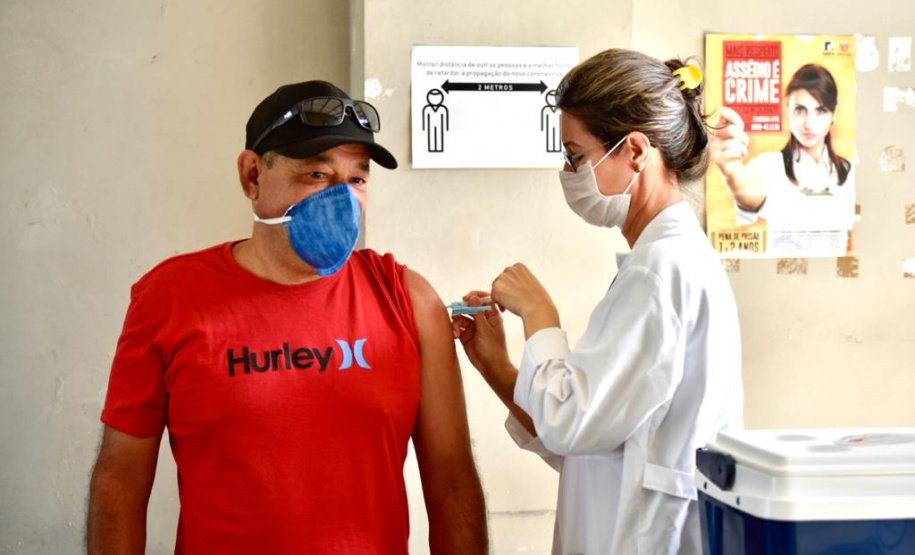 Trabalhadores do Porto de Paranaguá são imunizados contra a gripe. Foto: Claudio Neves/Portos do Paraná