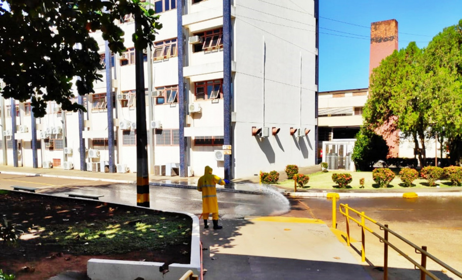 Desinfecção em asilos e hospitais combate coronavírus no Paraná. Foto: Sanrpar