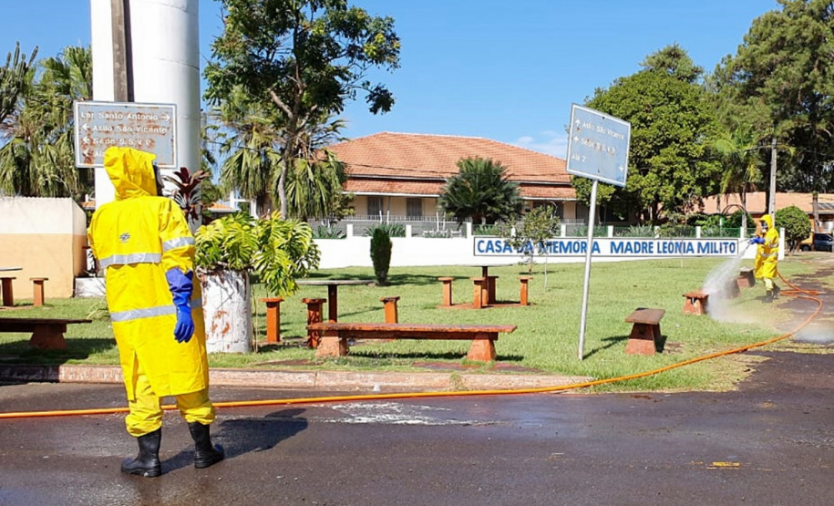 Desinfecção em asilos e hospitais combate coronavírus no Paraná. Foto: Sanrpar