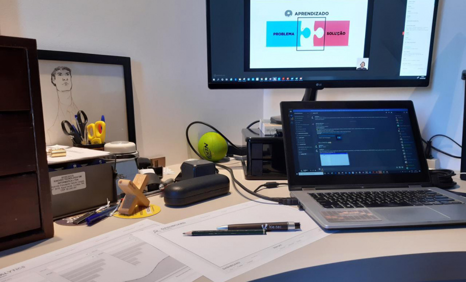 Um aplicativo que lembra os pacientes com doenças crônicas a tomarem seus medicamentos no horário e os avisa quando o remédio está prestes a acabar