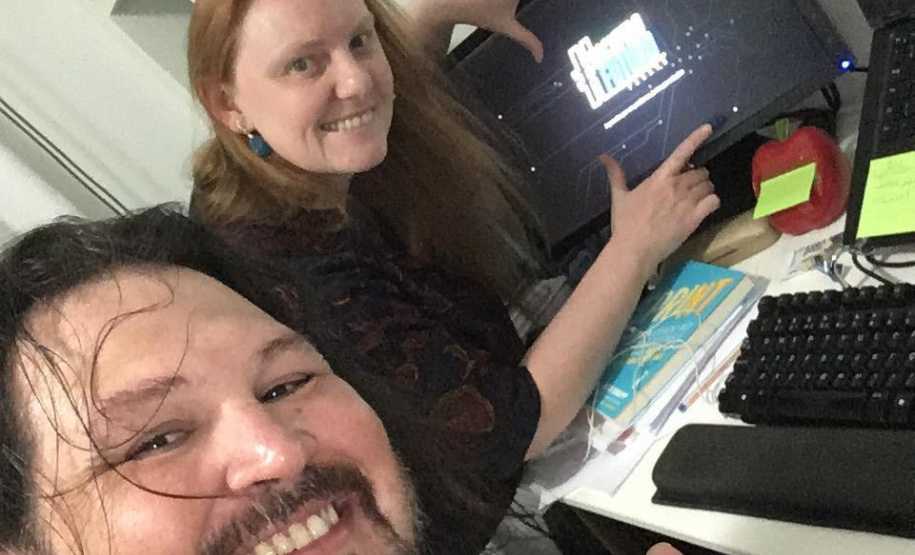 Um aplicativo que lembra os pacientes com doenças crônicas a tomarem seus medicamentos no horário e os avisa quando o remédio está prestes a acabar