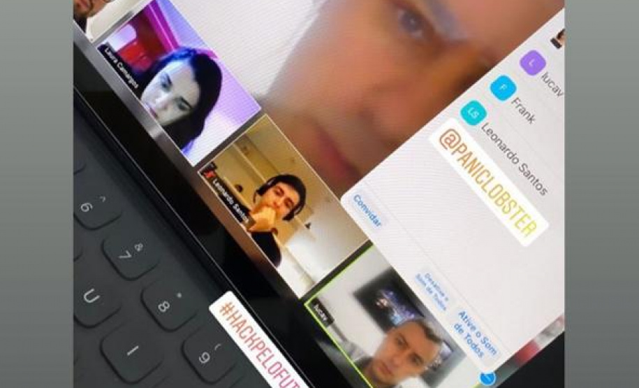 Um aplicativo que lembra os pacientes com doenças crônicas a tomarem seus medicamentos no horário e os avisa quando o remédio está prestes a acabar