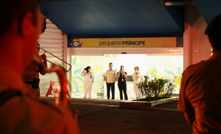 Curitiba, 30 de Abril de 2020. Banda da PMPR faz live pelas ruas da cidade - Soldado Ismael Ponchio.