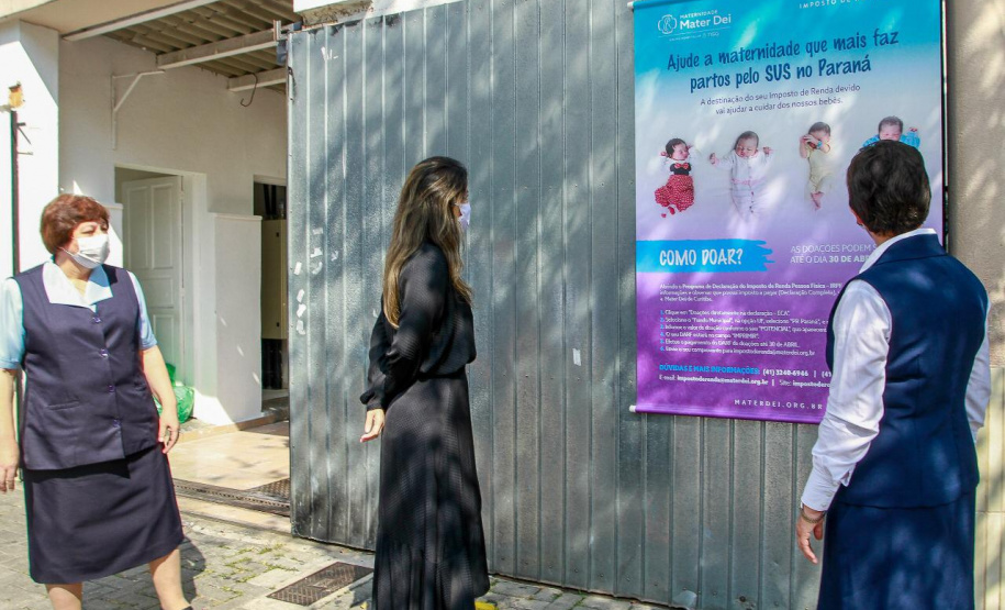 A primeira-dama Luciana Saito Massa, que preside o Conselho de Ação Solidária, participou da entrega das 4,6 mil máscaras, confeccionadas dos projetos Máscaras para Todos, Contagiando Sorrisos e Atitude 3D. Foto: Valdelino Pontes