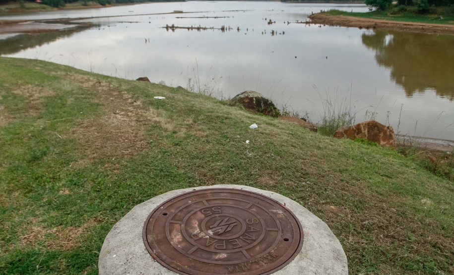 Preocupado com o período mais severo de estiagem dos últimos anos, o Governo do Estado decidiu criar um grupo de trabalho interinstitucional que irá propor a regulamentação de critérios para o uso racional e de reuso da água em todo o território paranaense.  Foto: Valdelino Pontes