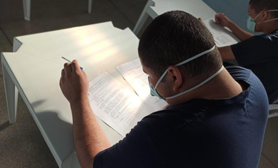 Os adolescentes das Unidades Socioeducativas do Paraná já estão tendo acesso às atividades escolares na forma de aulas não presenciais.
Foto: SEJUF