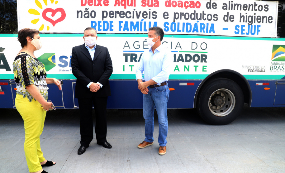 Até o momento, a rede Família Solidária já repassou 3,5 toneladas de alimentos; 1,3 mil itens de higiene/limpeza e 2 mil máscaras descartáveis para 40 instituições de Curitiba.
Foto: SEJUF