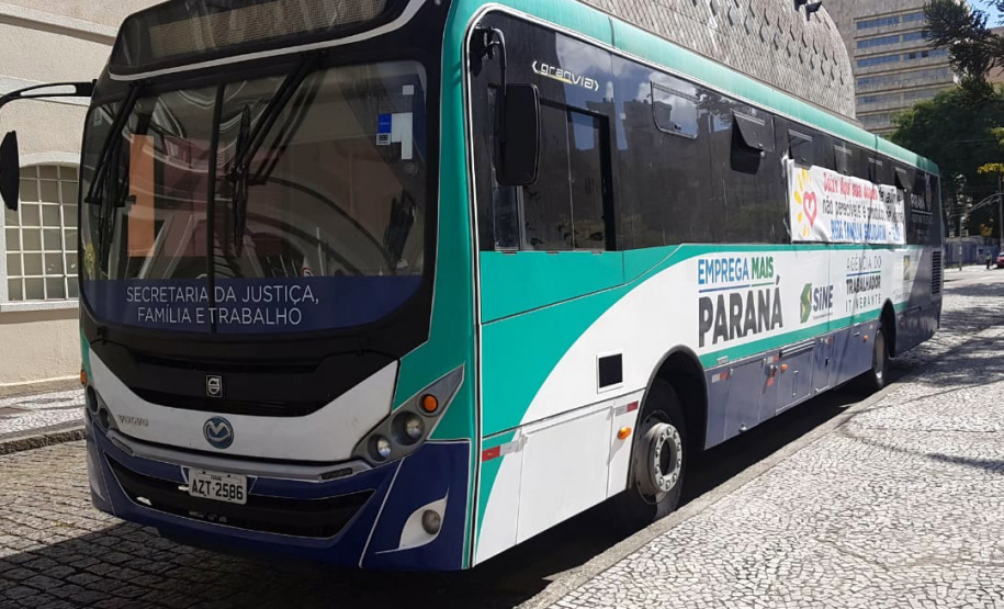 Até o momento, a rede Família Solidária já repassou 3,5 toneladas de alimentos; 1,3 mil itens de higiene/limpeza e 2 mil máscaras descartáveis para 40 instituições de Curitiba.
Foto: SEJUF