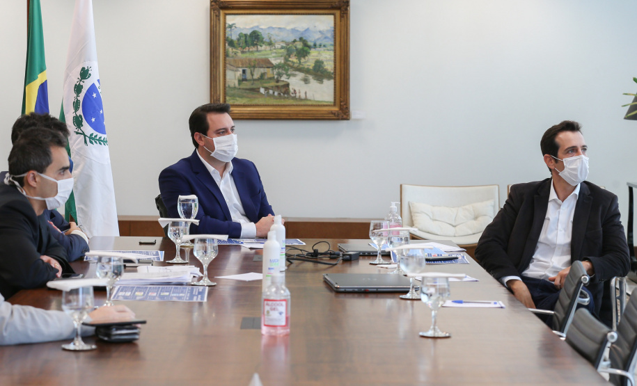 Reuniao SEED Paraná comemora bons números do ensino a distância na Rede Pública.
Os números foram apresentados nesta quarta-feira (06) pela Secretaria da Educação e do Esporte ao governador Carlos Massa Ratinho Junior. - Foto: Geraldo Bubniak/AEN