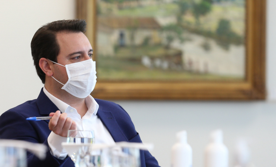 Reuniao SEED Paraná comemora bons números do ensino a distância na Rede Pública.
Os números foram apresentados nesta quarta-feira (06) pela Secretaria da Educação e do Esporte ao governador Carlos Massa Ratinho Junior. - Foto: Geraldo Bubniak/AEN