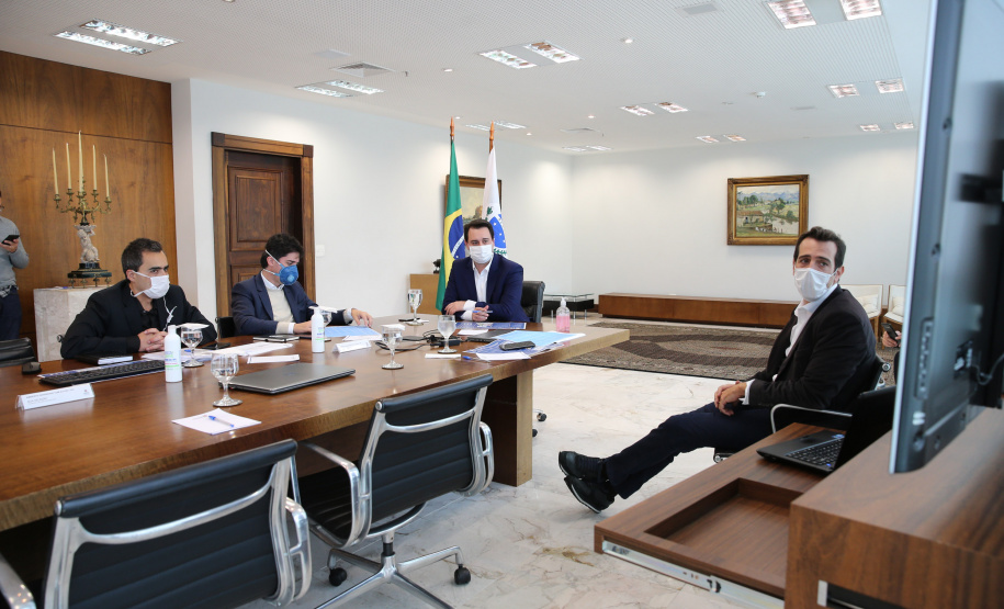 Reuniao SEED Paraná comemora bons números do ensino a distância na Rede Pública.
Os números foram apresentados nesta quarta-feira (06) pela Secretaria da Educação e do Esporte ao governador Carlos Massa Ratinho Junior. - Foto: Geraldo Bubniak/AEN