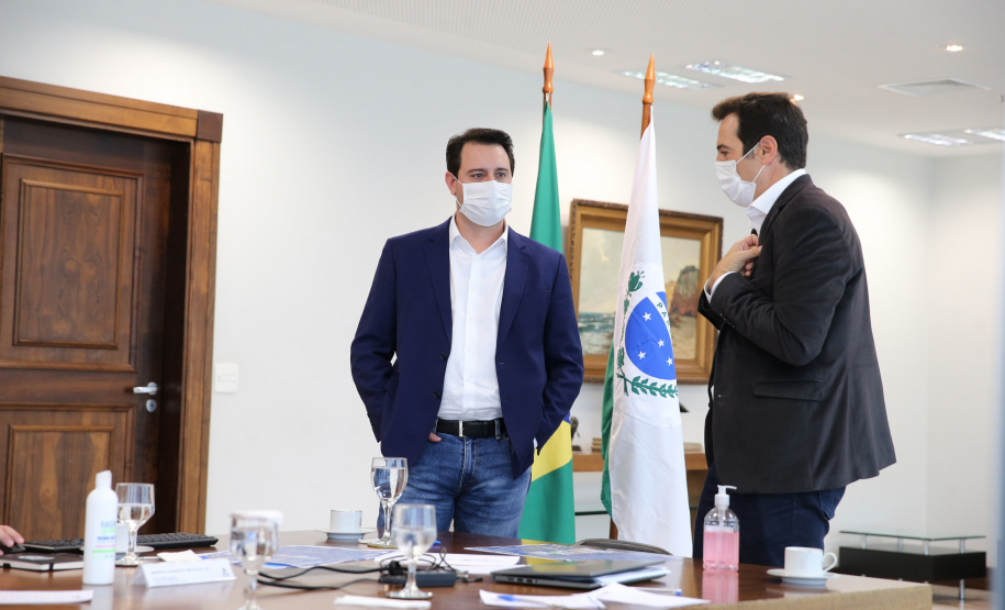 Reuniao SEED Paraná comemora bons números do ensino a distância na Rede Pública.
Os números foram apresentados nesta quarta-feira (06) pela Secretaria da Educação e do Esporte ao governador Carlos Massa Ratinho Junior. - Foto: Geraldo Bubniak/AEN