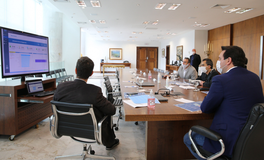 Reuniao SEED Paraná comemora bons números do ensino a distância na Rede Pública.
Os números foram apresentados nesta quarta-feira (06) pela Secretaria da Educação e do Esporte ao governador Carlos Massa Ratinho Junior. - Foto: Geraldo Bubniak/AEN