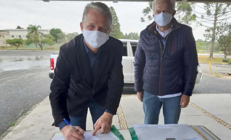 Governo do Estado entrega caminhões-pipa para 20 municípios. Foto: Divulgação/SEDEST