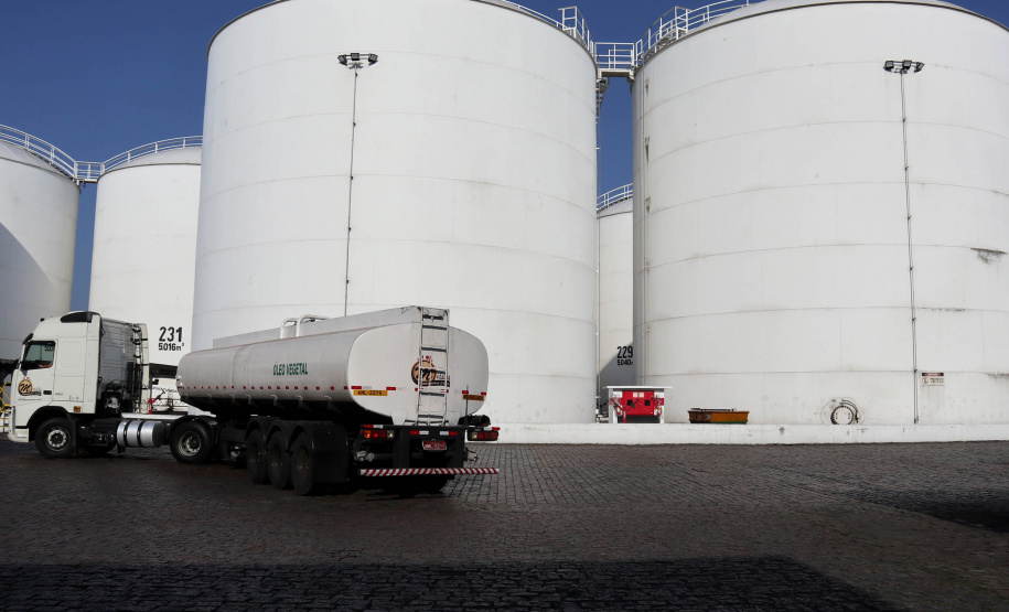 Portos do Paraná registram recorde na movimentação mensal