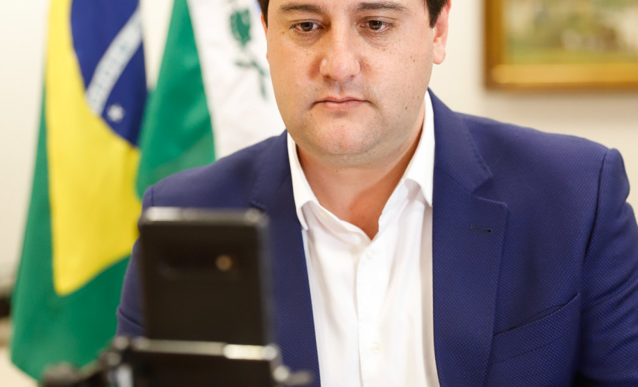 O governador Carlos Massa Ratinho Junior destacou nesta quarta-feira (6) que a união entre os três poderes e o Ministério Público tem sido fator fundamental no combate ao novo coronavírus no Paraná. Ele disse que essa integração será primordial para enfrentar o instante posterior da pandemia, para atender os mais vulneráveis, o setor privado e aqueles que perderam seus empregos.