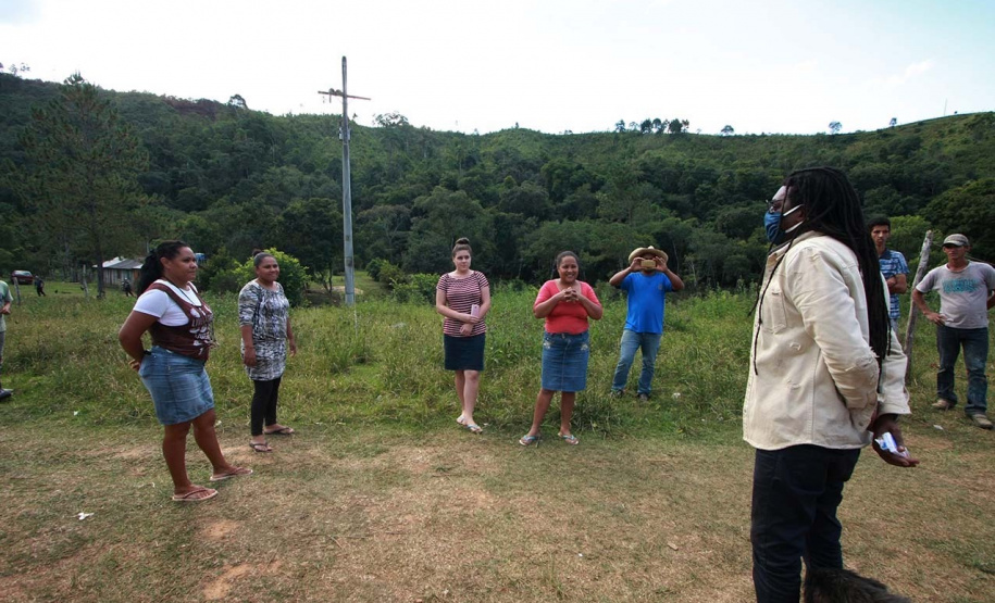 Um trabalho conjunto entre a Coordenadoria Estadual da Defesa Civil e a Superintendência Geral de Diálogo e Interação Social (Sudis) está atendendo os povos e comunidades tradicionais do Paraná, que também são impactados pela pandemia do novo coronavírus. Foto: Elio Andrade/SUDIS