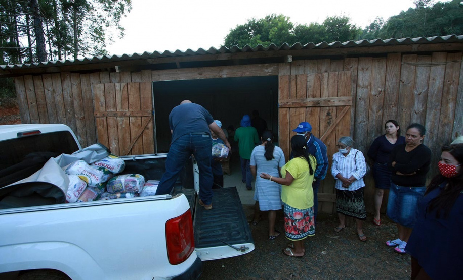 Um trabalho conjunto entre a Coordenadoria Estadual da Defesa Civil e a Superintendência Geral de Diálogo e Interação Social (Sudis) está atendendo os povos e comunidades tradicionais do Paraná, que também são impactados pela pandemia do novo coronavírus. Foto: Elio Andrade/SUDIS