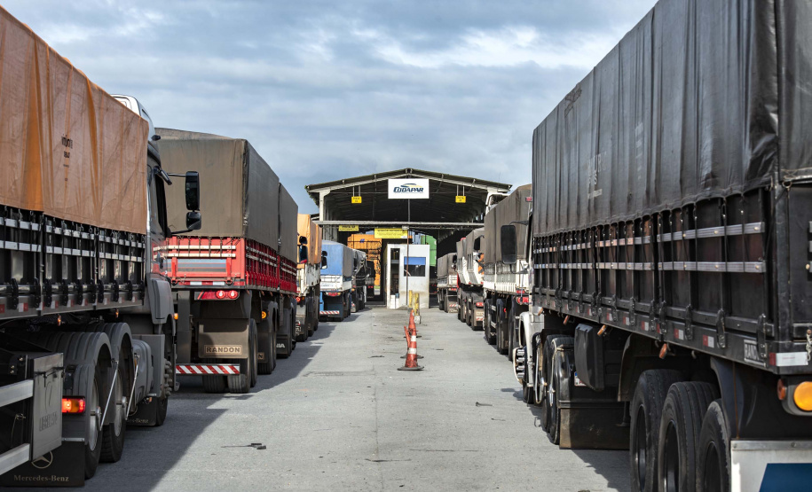 Porto de Paranaguá bate recorde em movimento de caminhões
. Foto: Claudio Neves/Portos do Paraná