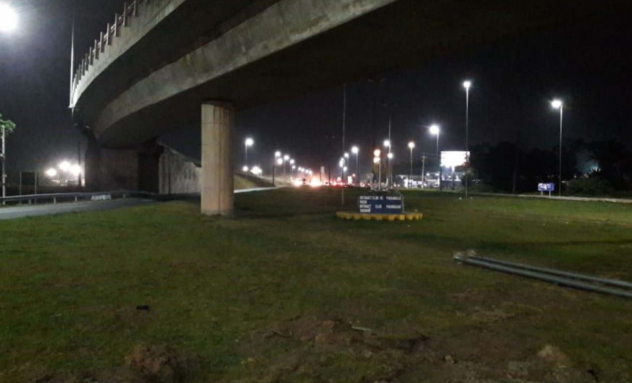 Viaduto de Paranaguá recebe novamente iluminação pública.Foto:DER