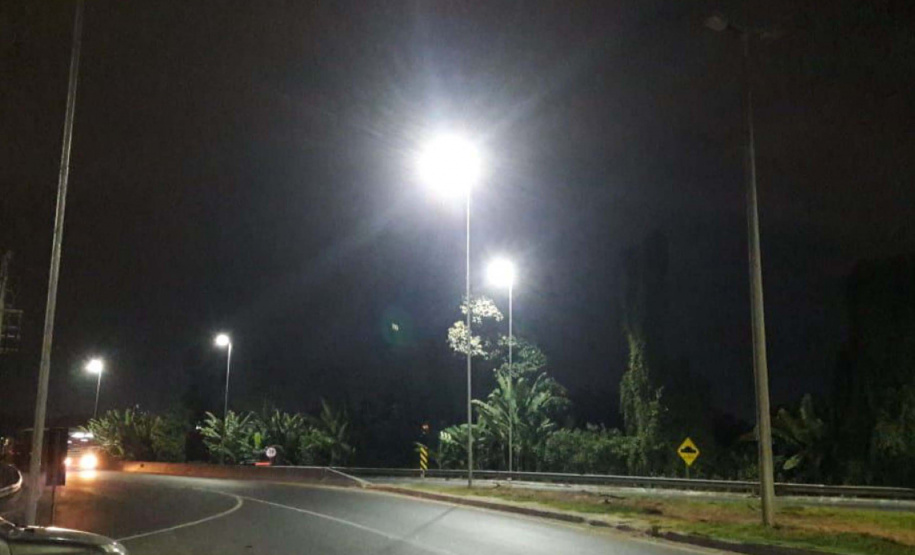 Viaduto de Paranaguá recebe novamente iluminação pública.Foto:DER