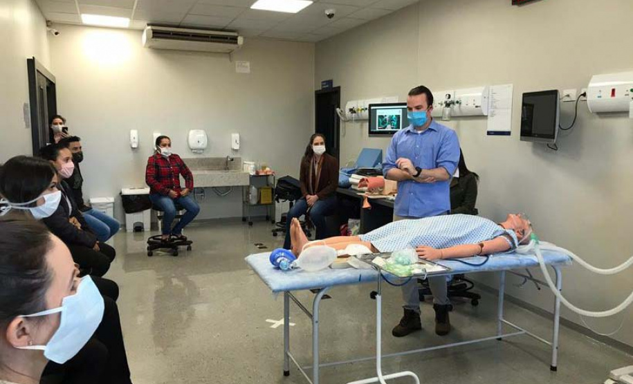 Saúde capacita profissionais que atuam em UTI da Covid-19. Foto:SESA