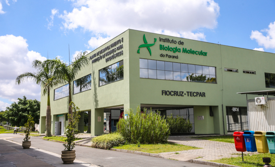 Instituto paranaense já produziu 1 milhão de testes da Covid-19. Foto: Geraldo Bubniak/AEN