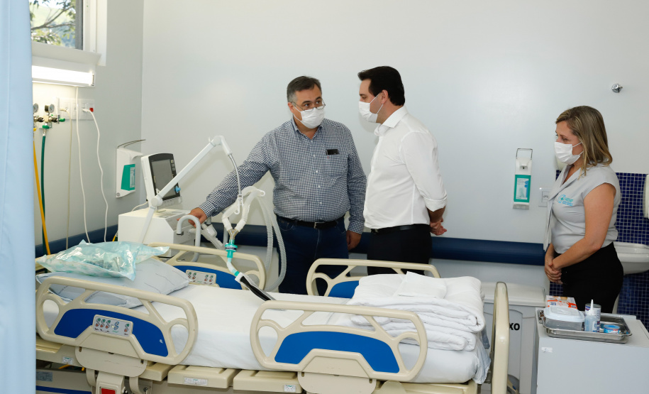 Governador Carlos Massa Ratinho Junior visita o hospital de Telêmaco Borba.