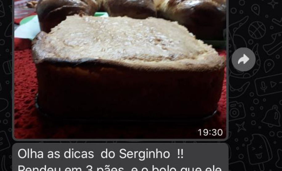 Empregados da Celepar ajudam população a usar tecnologias. Imagem: Celepar