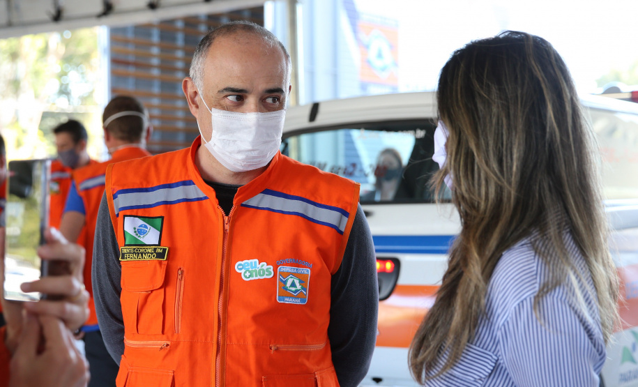 Cesta Solidaria Entrega de cesta básica no drive-thru montado em Curitiba (Palácio Iguaçu). O projeto CESTA SOLIDÁRIA PARANÁ tem como objetivo principal mobilizar os funcionários do Estado do Paraná a participarem voluntariamente de uma ação de doação de cestas básicas. Curitiba - 18/05/2020 - Foto: Geraldo Bubniak/AEN