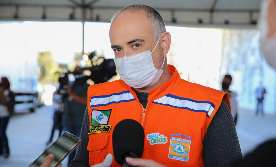Cesta Solidaria Entrega de cesta básica no drive-thru montado em Curitiba (Palácio Iguaçu). O projeto CESTA SOLIDÁRIA PARANÁ tem como objetivo principal mobilizar os funcionários do Estado do Paraná a participarem voluntariamente de uma ação de doação de cestas básicas. Curitiba - 18/05/2020 - Foto: Geraldo Bubniak/AEN