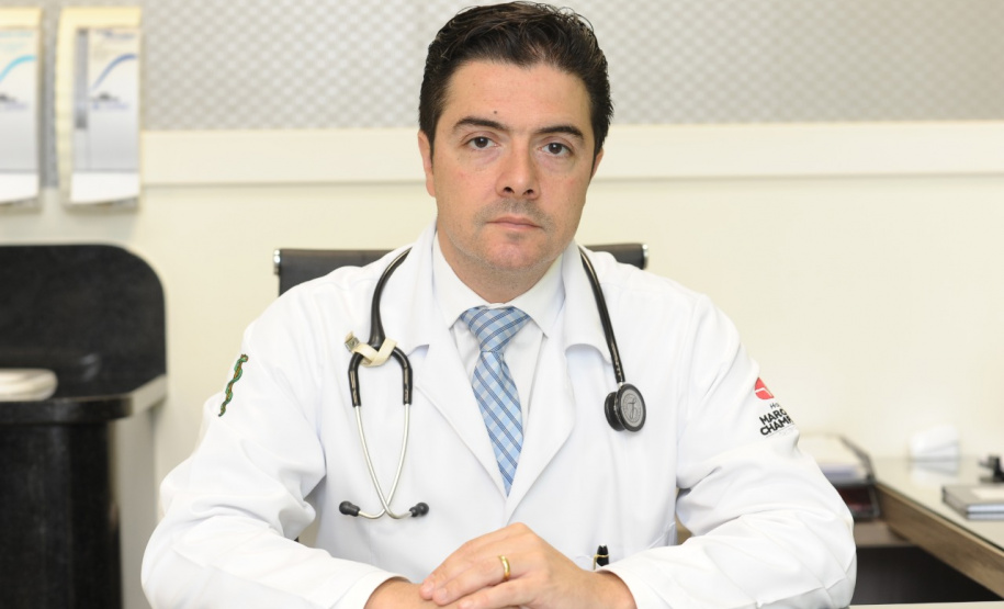 Médico cardiologista e professor do Centro de Epidemiologia e Pesquisa Clínica (EPICENTER) da Pontifícia Universidade Católica do Paraná José Rocha Faria.