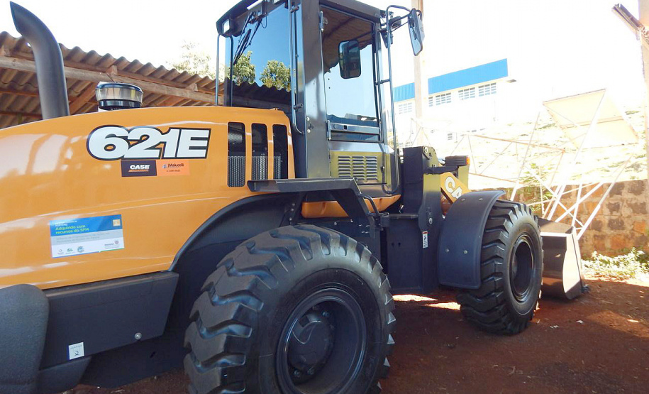 Trezentas Prefeituras recebem equipamentos Rodoviários e Veículos em benefício à população do Paraná. Foto: SEDU